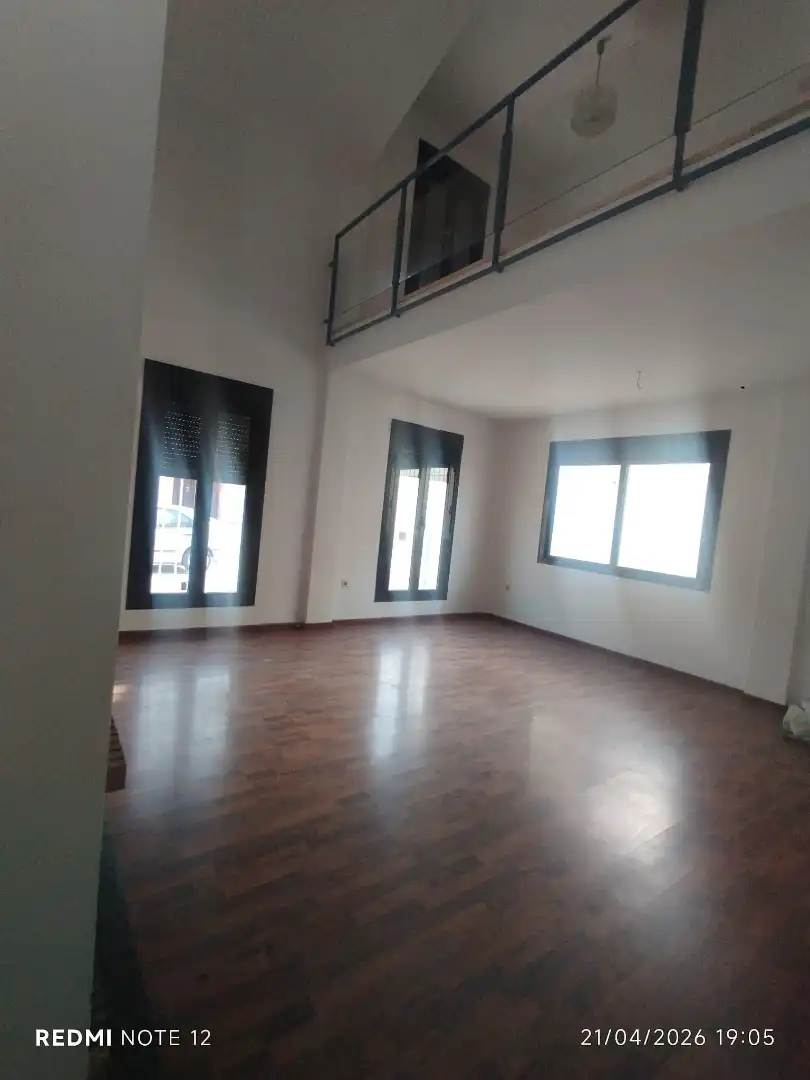 Sala d'estar de Casa adosada en venda en Villanueva del Ariscal amb Aire condicionat, Calefacció i Jardí privat