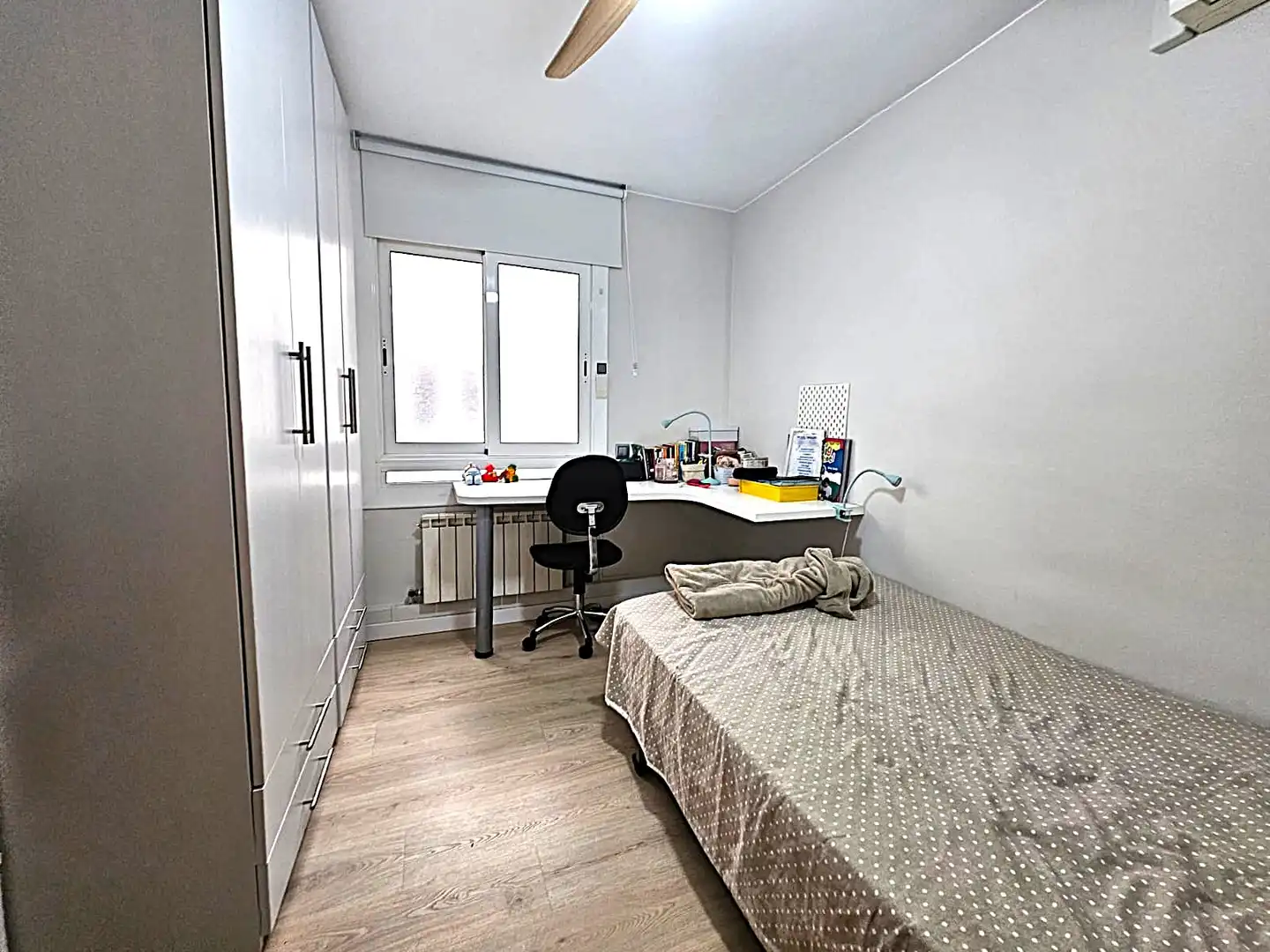 Schlafzimmer von Wohnung zum Verkauf in Terrassa mit Klimaanlage, Heizung und Parkett