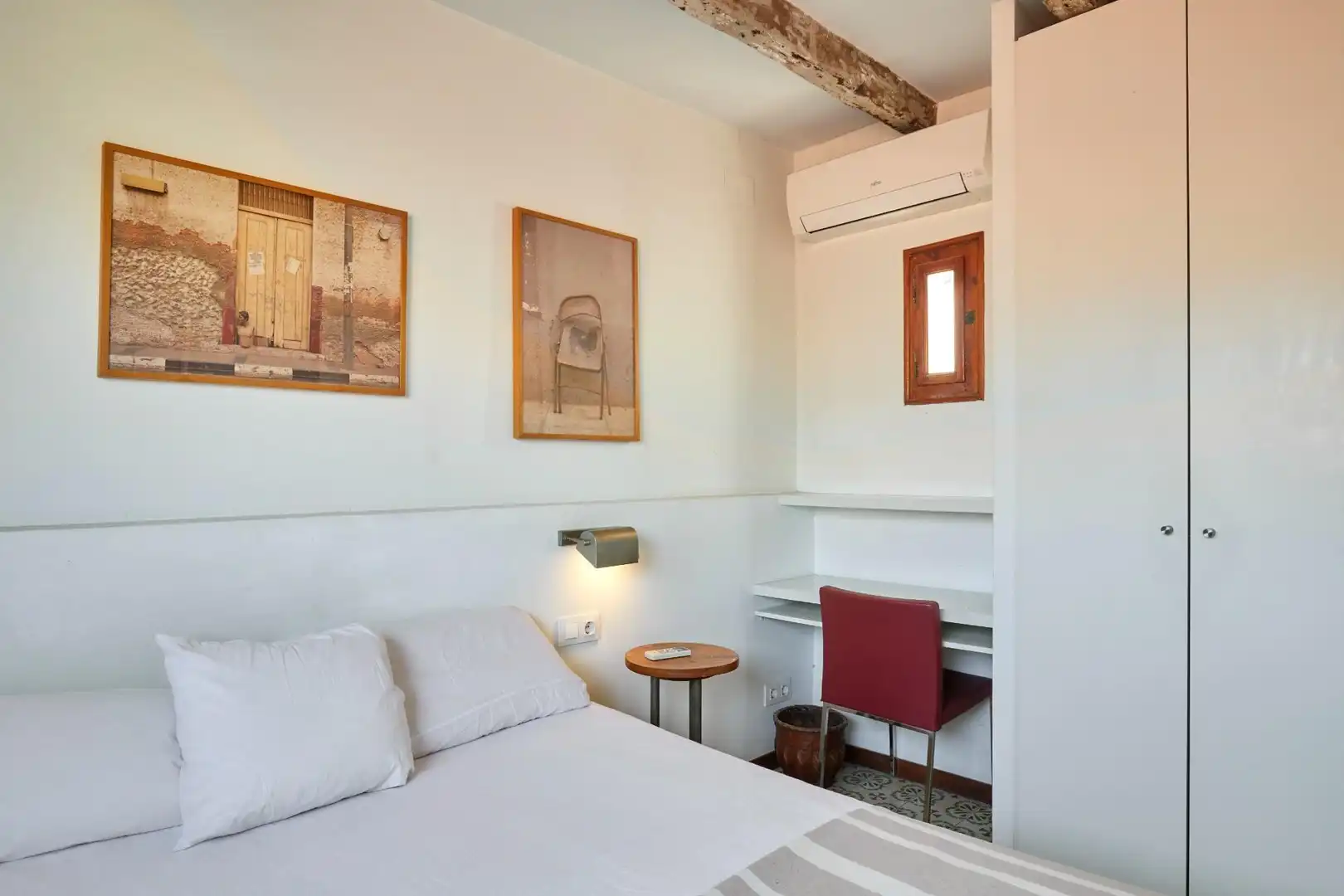 Bedroom of Attic for sale in Barcelona  with Air Conditioner, Heating and Terrace