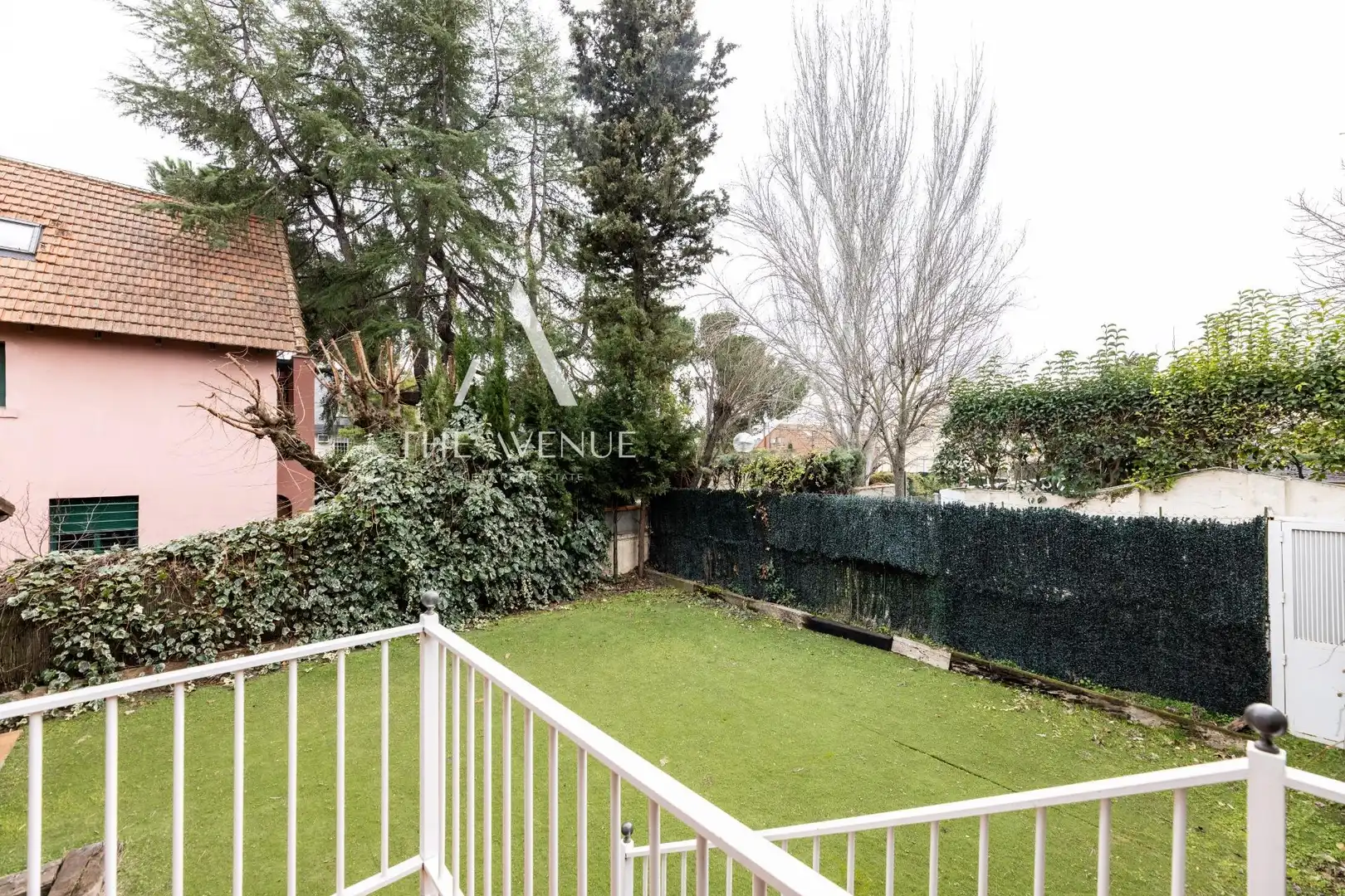 Jardí de Casa adosada en venda en Pozuelo de Alarcón amb Calefacció, Jardí privat i Terrassa