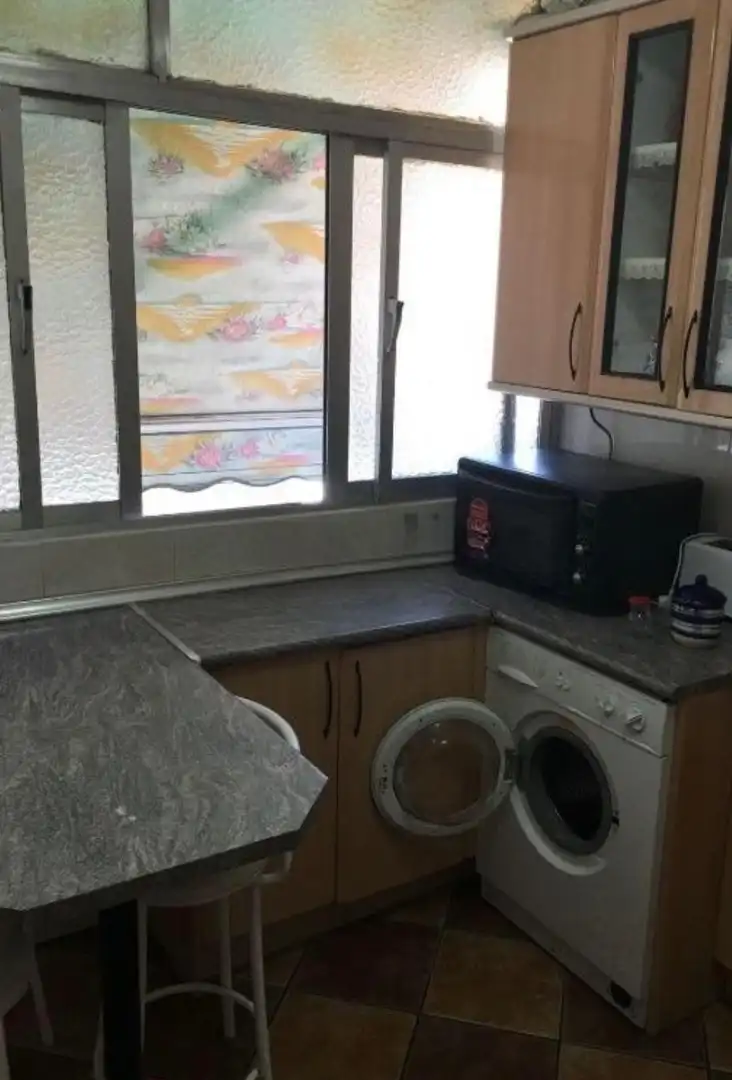 Cuina de Pis de lloguer en Granada amb Calefacció, Terrassa i Moblat