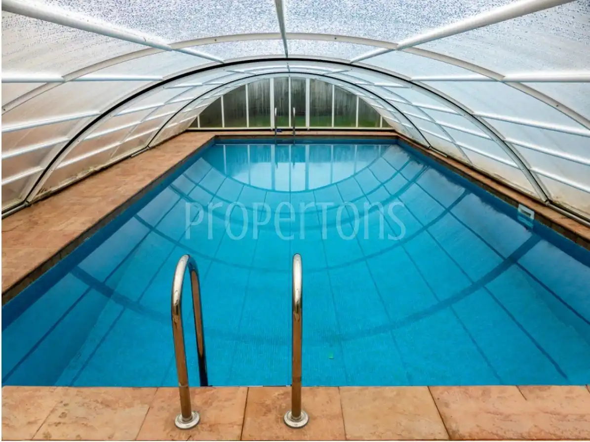 Piscina de Casa adosada en venda en Vitoria - Gasteiz
