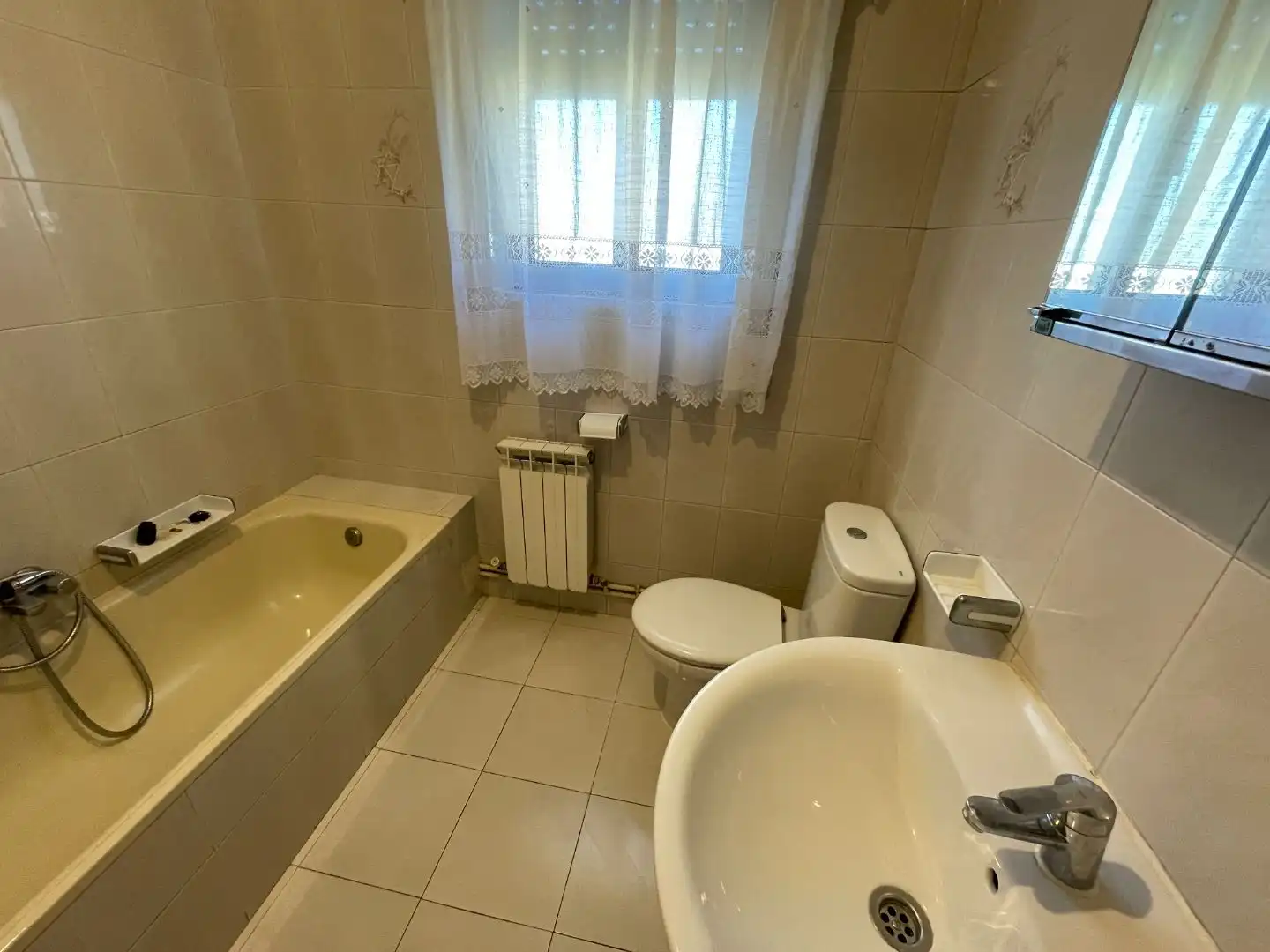 Bathroom of Flat for rent in Ferreras de Abajo  with Heating, Terrace and Furnished
