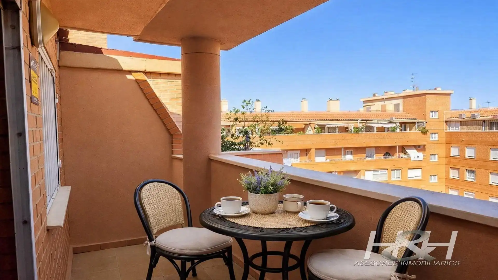 Terraza de Ático en venta en Burjassot con Aire acondicionado y Balcón