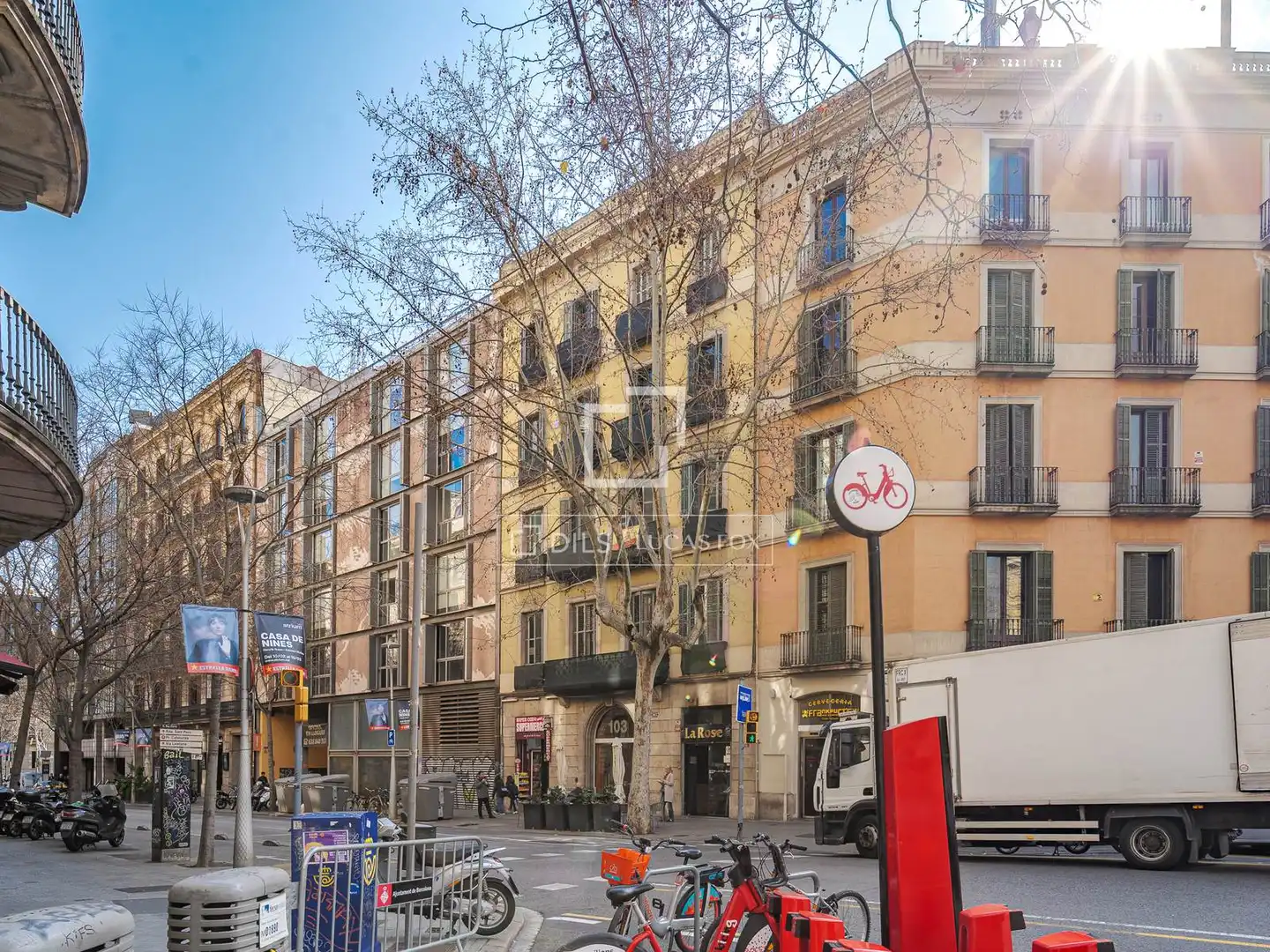 Vista exterior de Pis en venda en Barcelona amb Aire condicionat, Calefacció i Parquet