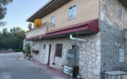 Vista exterior de Casa o xalet en venda en La Muela amb Calefacció i Traster