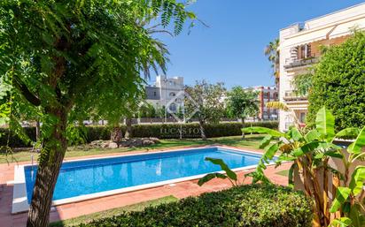 Piscina de Àtic en venda en Castelldefels amb Aire condicionat, Terrassa i Piscina