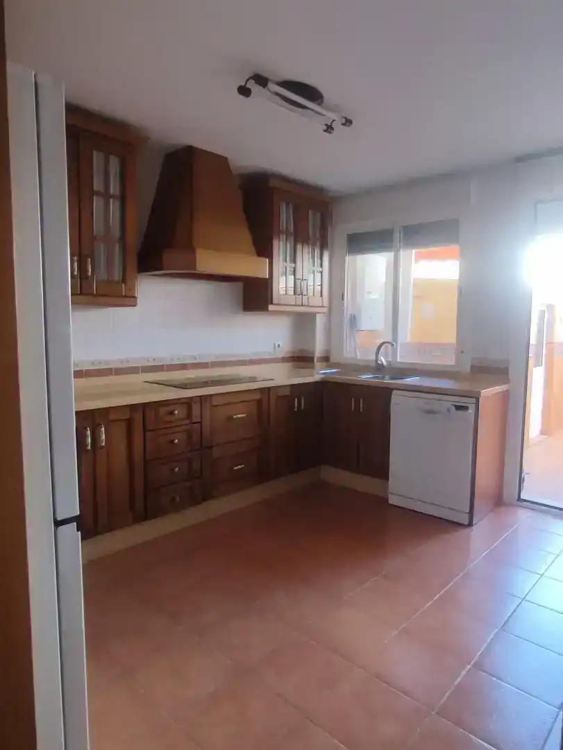Cuina de Casa adosada de lloguer en San Rafael