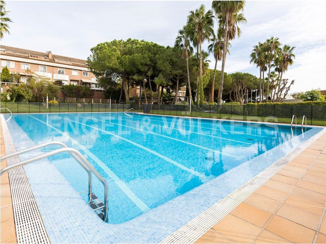Piscina de Casa o xalet de lloguer en Esplugues de Llobregat amb Aire condicionat, Calefacció i Jardí privat