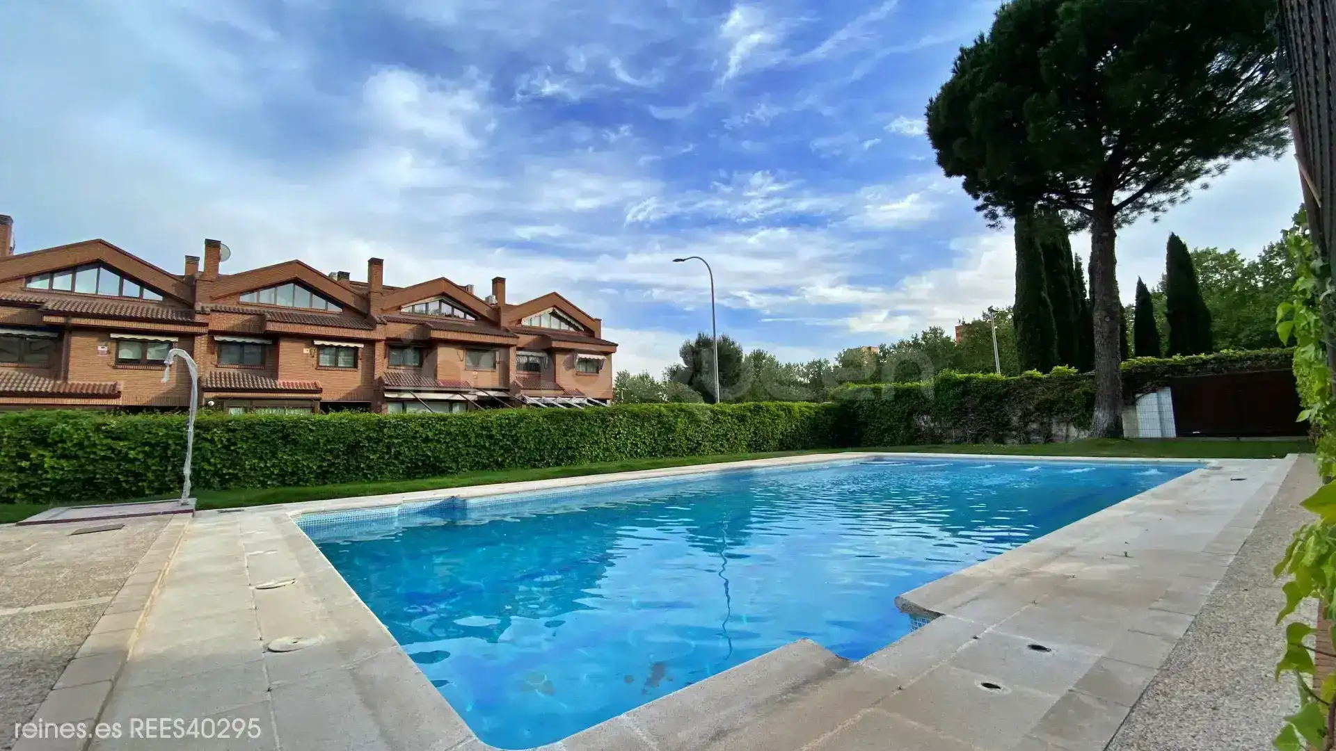 Piscina de Casa o chalet en venta en Madrid con Calefacción, Jardín privado y Terraza
