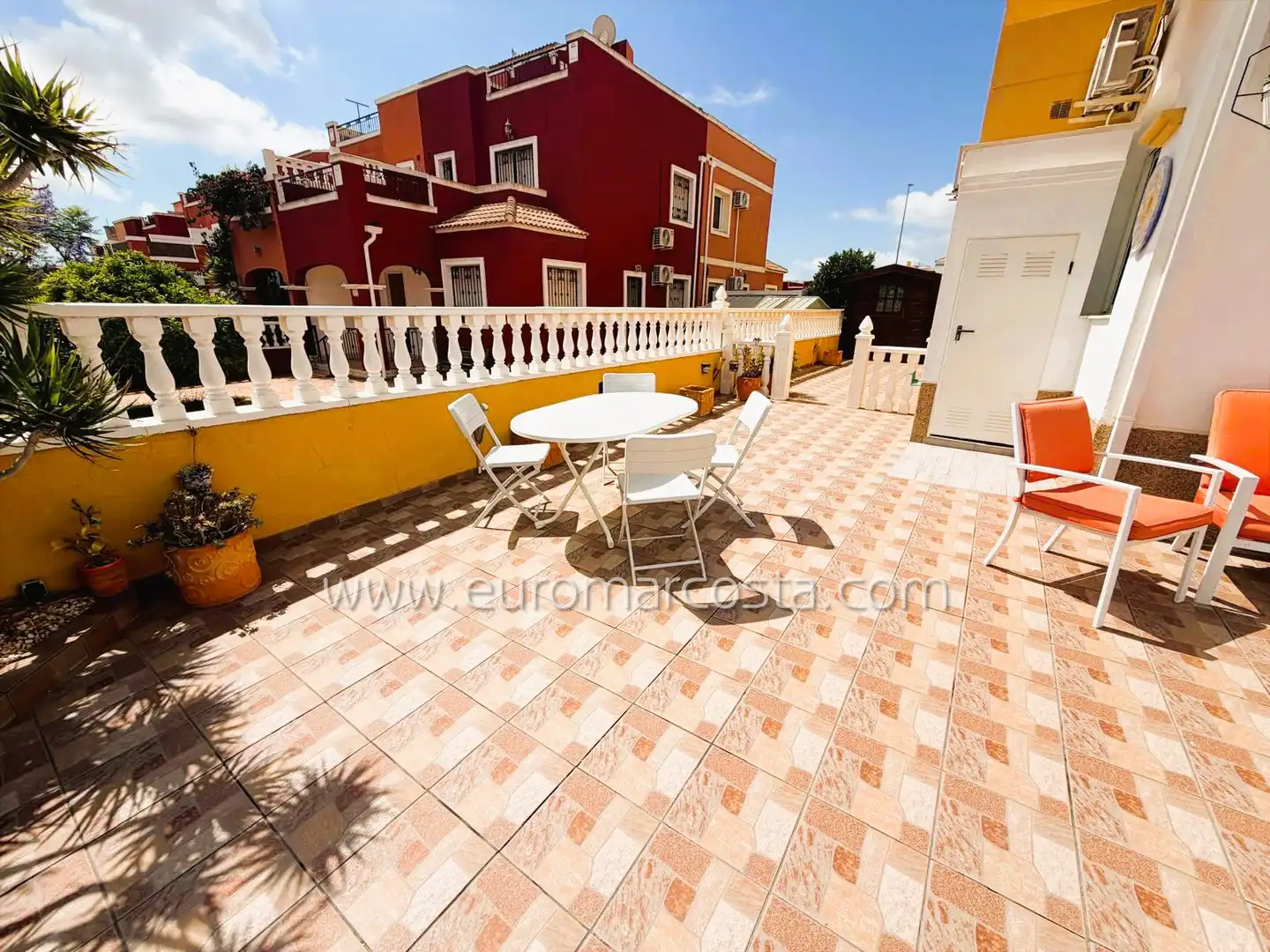Bungalow con piscina en venta en Avenida Riegos de Levante, imagen 3