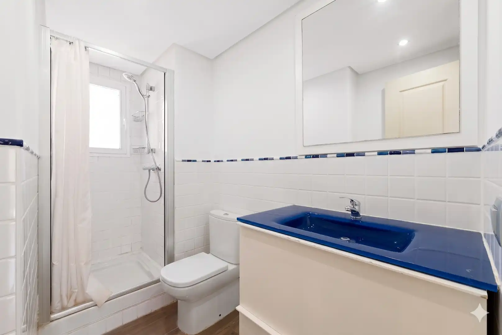 Bathroom of Apartments for sale in Benalmádena  with Air Conditioner, Terrace and Swimming Pool