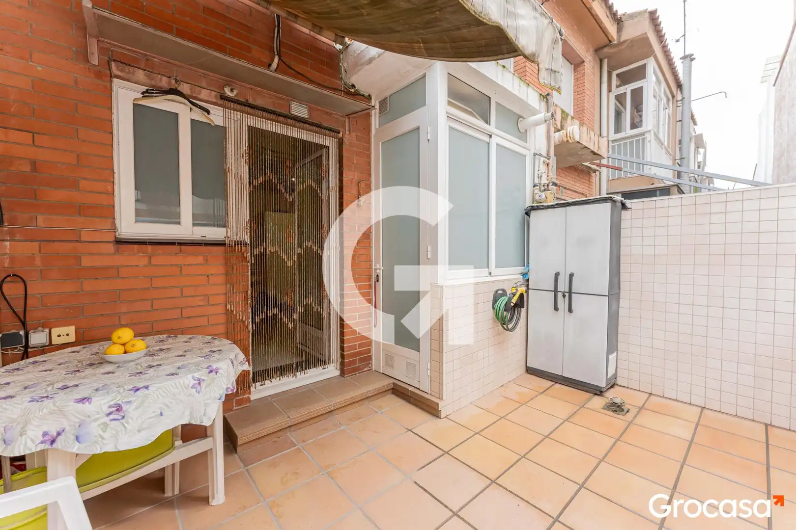 Terraza de Casa adosada en venta en Cornellà de Llobregat con Aire acondicionado, Calefacción y Trastero