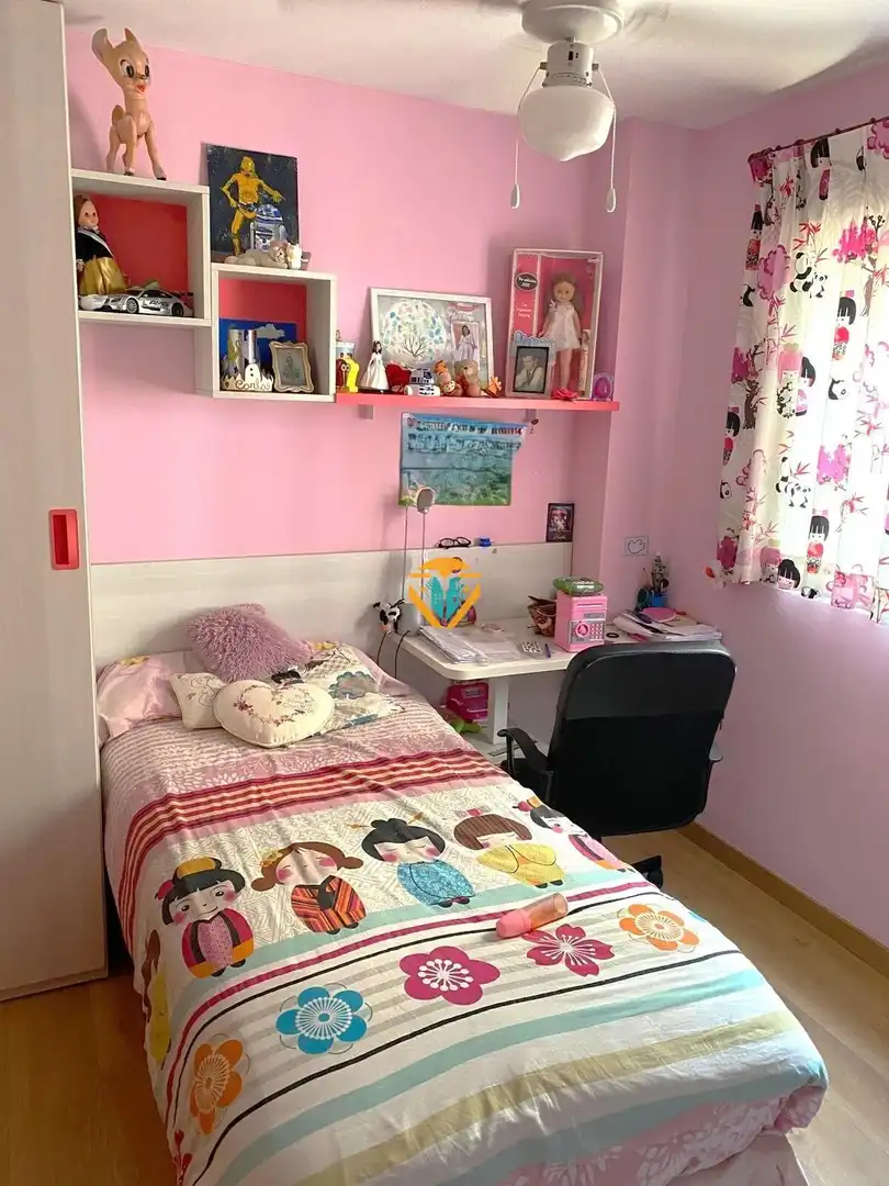 Dormitori de Apartament en venda en Benidorm amb Aire condicionat, Parquet i Moblat