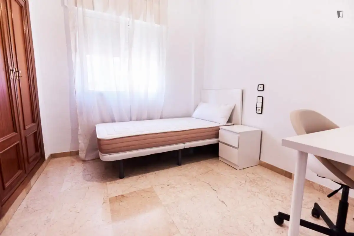 Room in Triana Este
