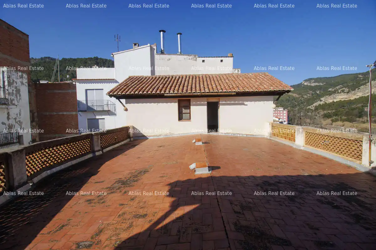 Vista exterior de Casa o xalet en venda en Montanejos amb Terrassa, Traster i Balcó