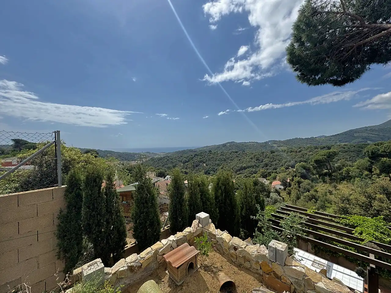 Vista exterior de Casa o xalet en venda en Arenys de Munt amb Calefacció, Jardí privat i Terrassa