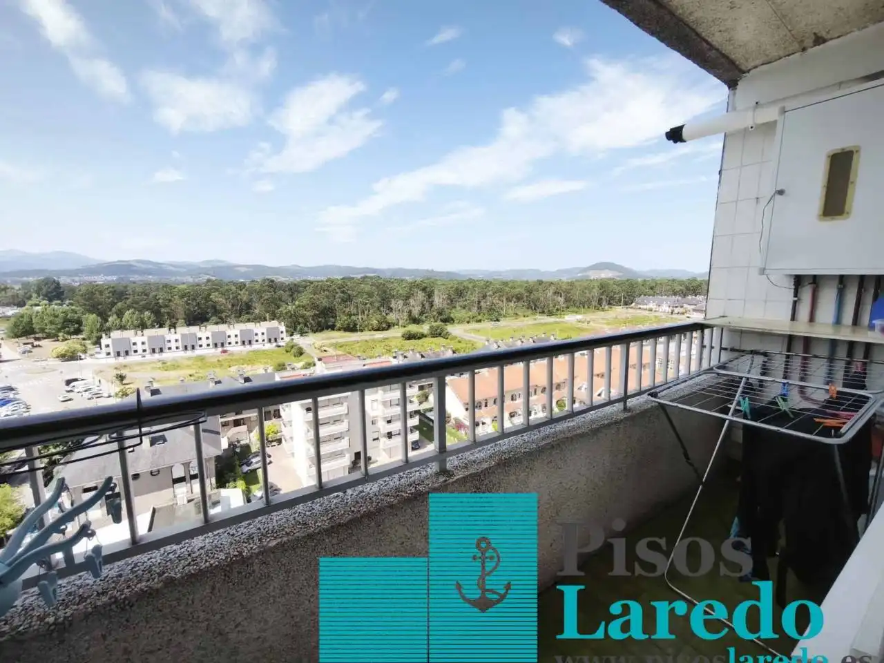 Terrassa de Pis en venda en Laredo amb Calefacció i Balcó