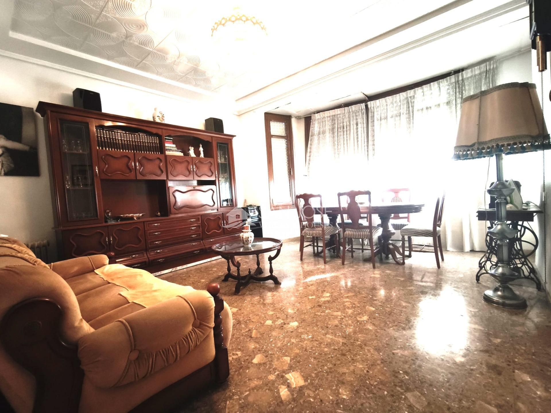 Sala d'estar de Pis en venda en Aspe amb Traster i Balcó