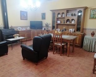 Sala d'estar de Casa o xalet en venda en Adamuz amb Terrassa