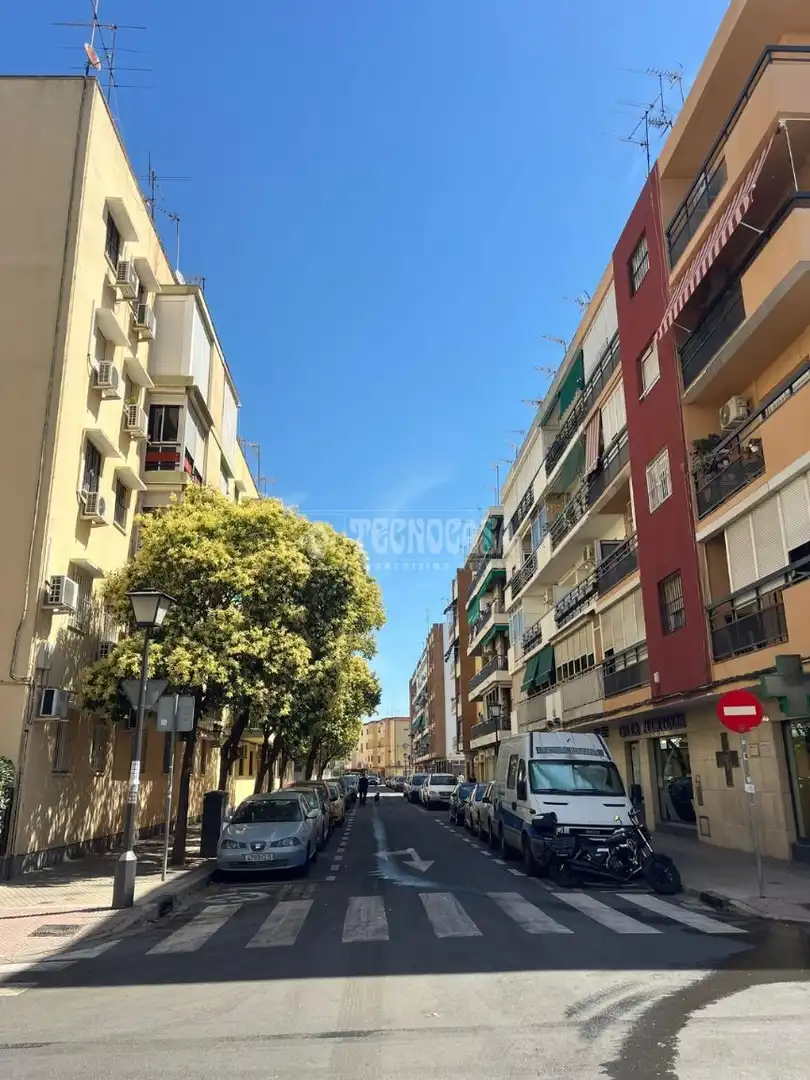 Exterior view of Flat for sale in Sevilla