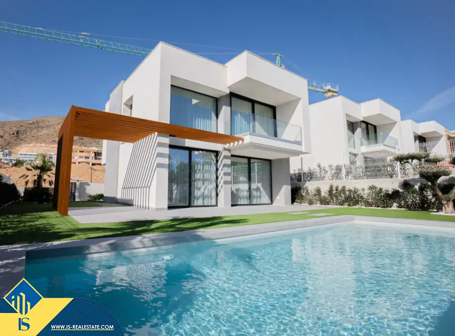 Villa mit Pool zum Verkauf in Golf Bahía