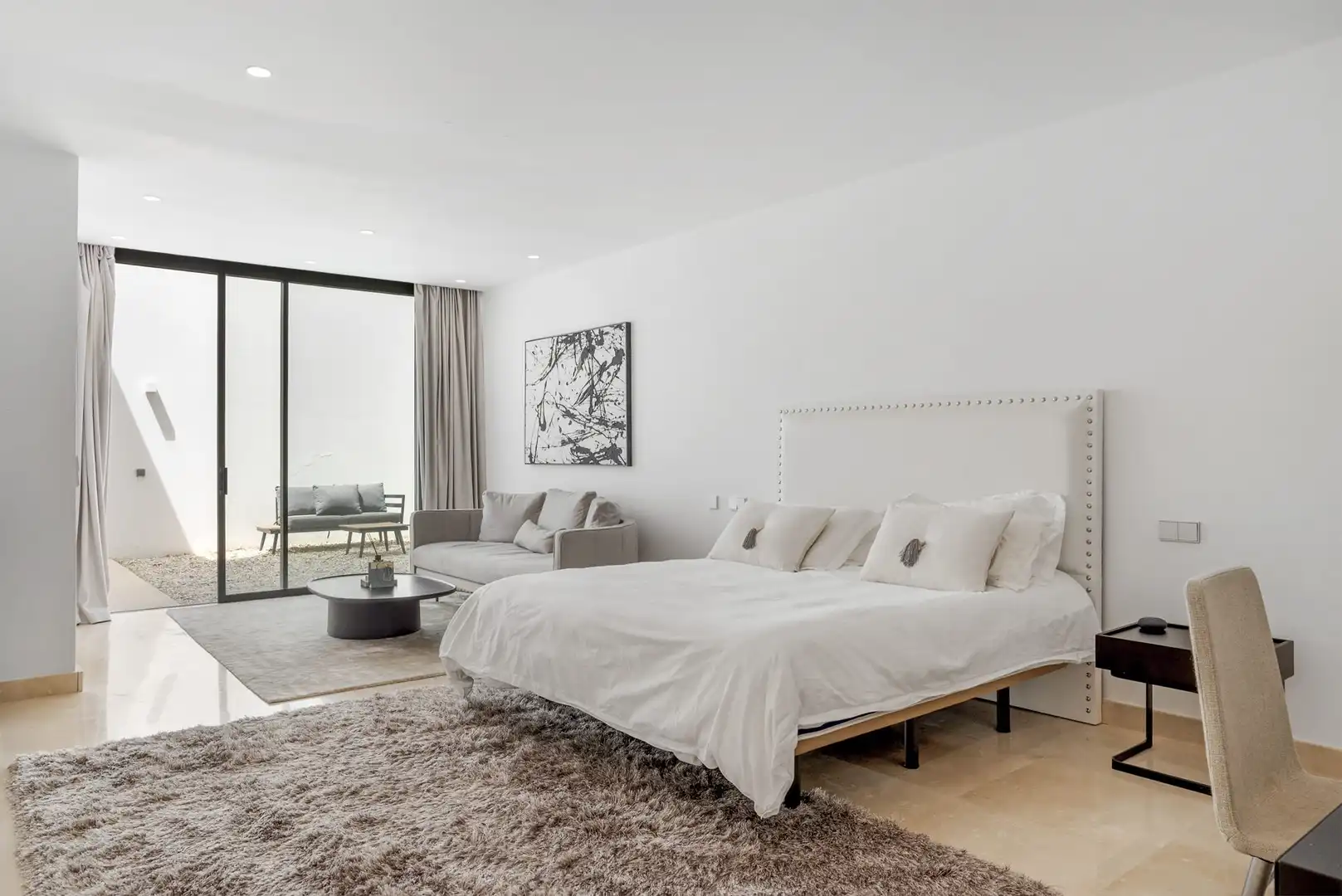 Dormitori de Casa o xalet en venda en Benahavís amb Aire condicionat, Jardí privat i Terrassa