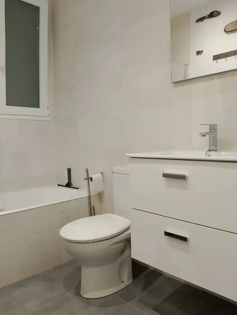 Baño de Piso de alquiler en Donostia - San Sebastián  con Calefacción y Balcón