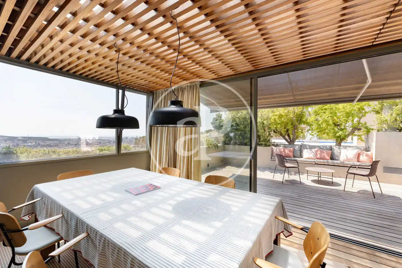 Terrassa de Pis en venda en Barcelona amb Aire condicionat, Calefacció i Jardí privat