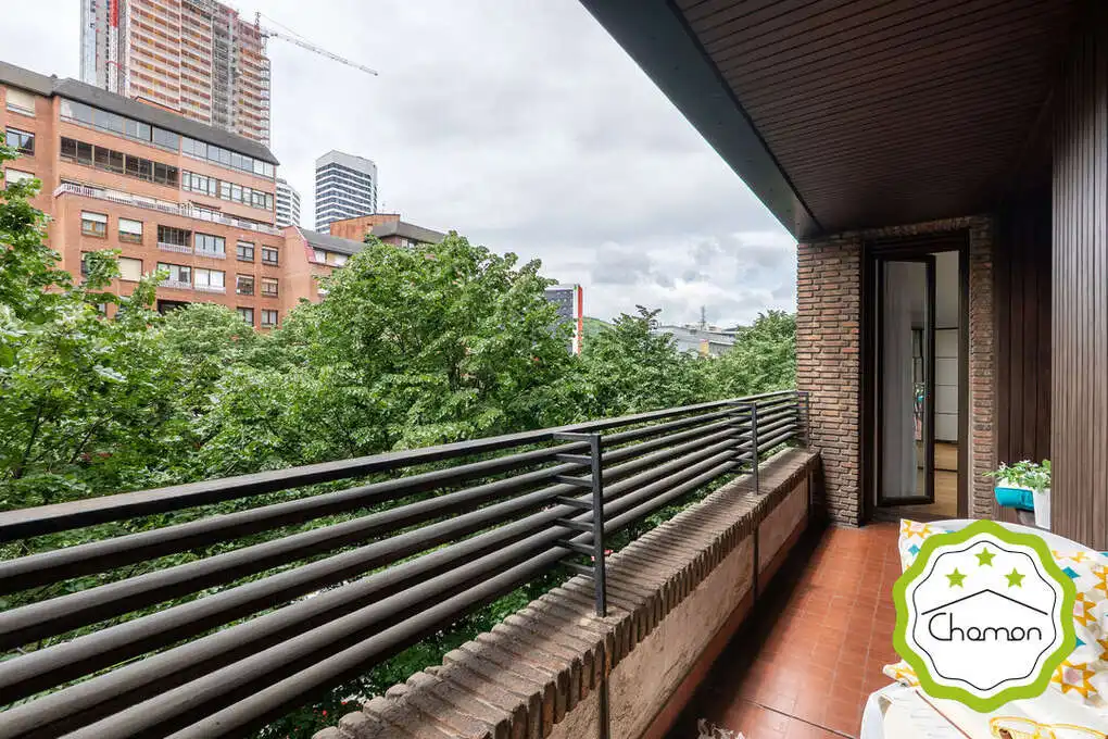 Terraza de Piso en venta en Bilbao  con Calefacción, Jardín privado y Terraza