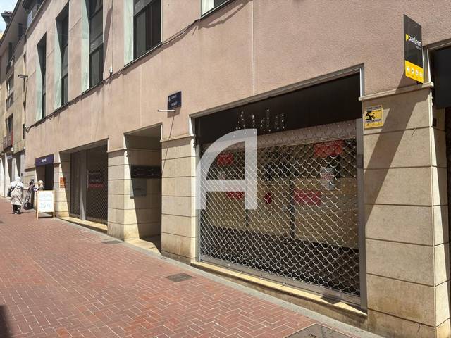Local comercial en Alquiler en Carrer Cremat en Barri del Centre