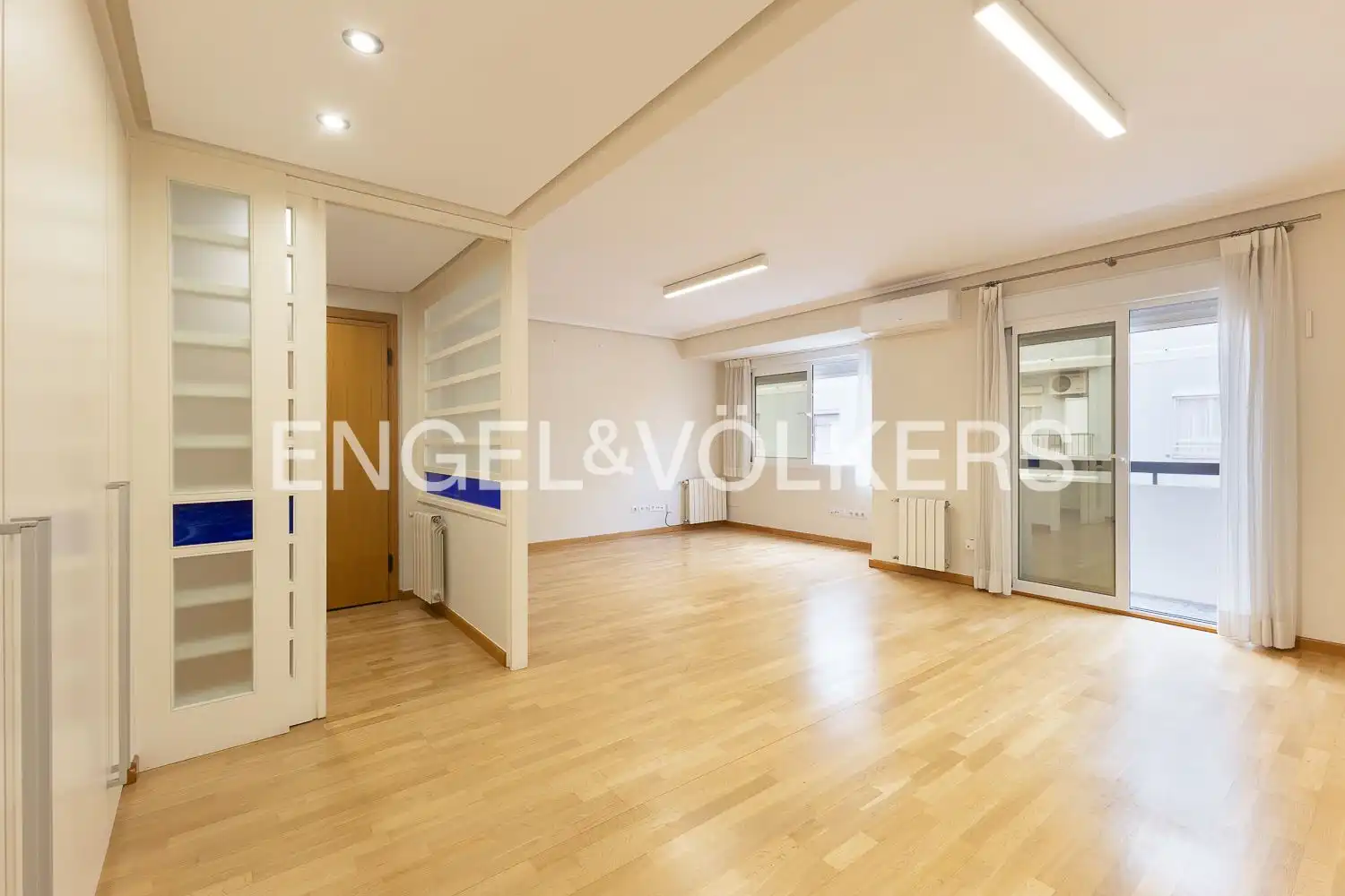 Piso en venta en Valencia con Aire acondicionado, Calefacción y Balcón