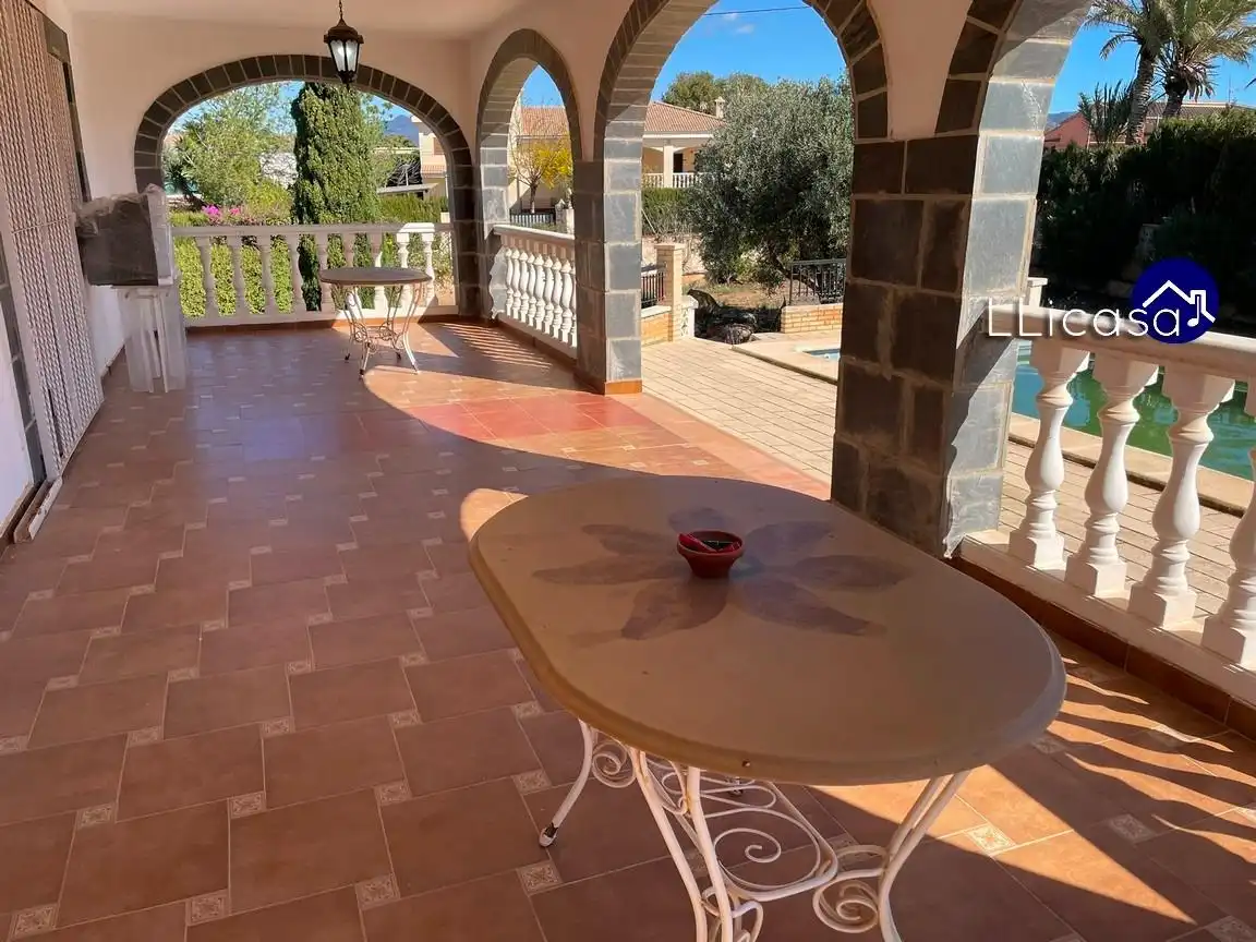 Terraza de Casa o chalet en venta en La Pobla de Vallbona con Calefacción, Jardín privado y Terraza