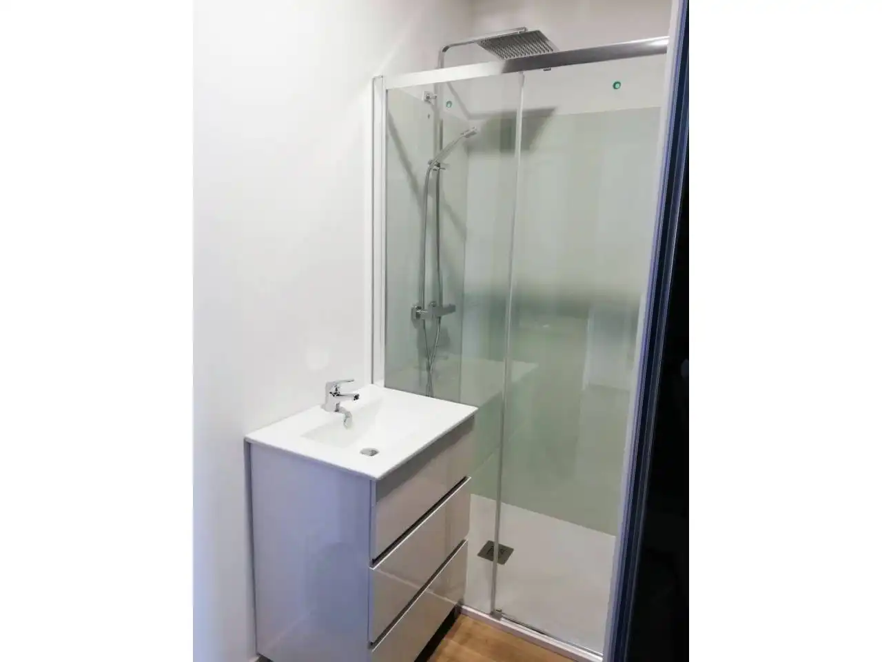 Baño de Apartamento de alquiler en Burgos con Calefacción, Terraza y Amueblado