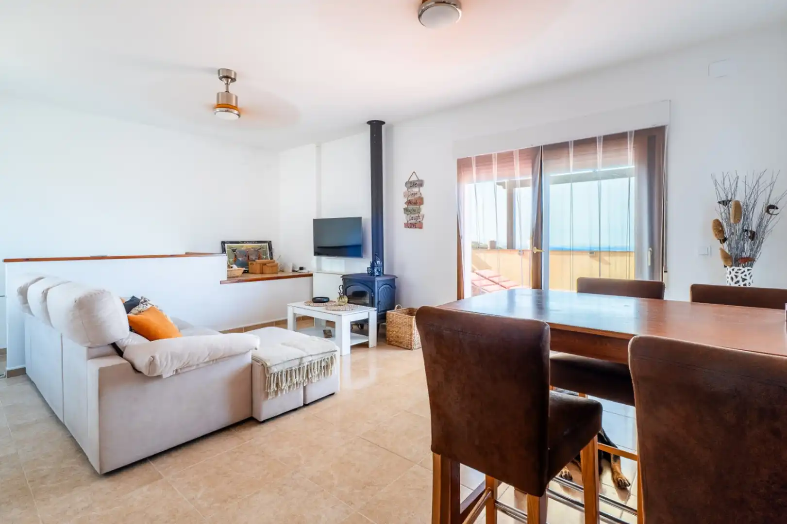Sala de estar de Apartamento en venta en El Ràfol d'Almúnia con Calefacción, Terraza y Piscina