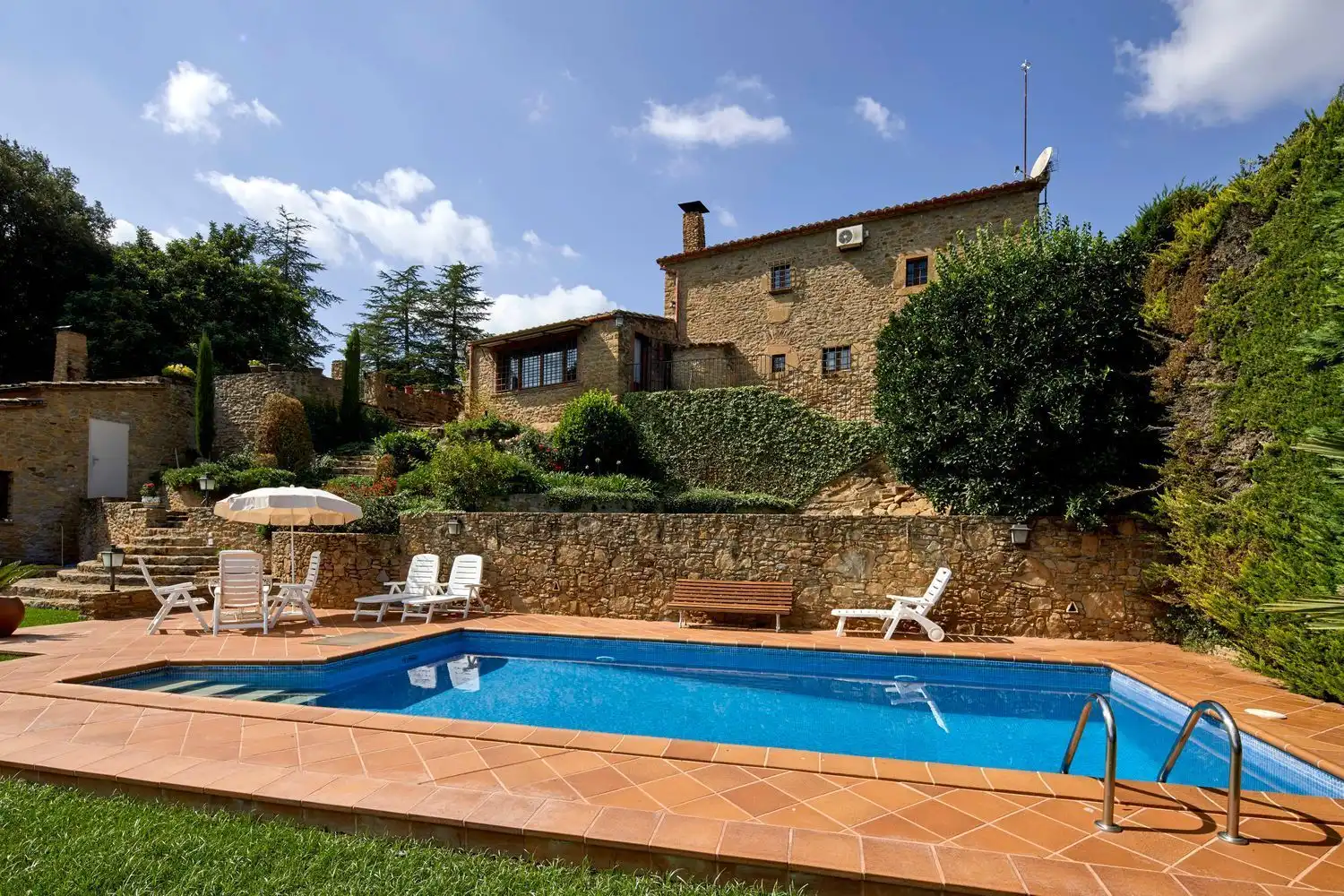 Piscina de Casa o chalet de alquiler en Madremanya con Aire acondicionado, Jardín privado y Terraza