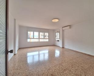 Living room of Flat to rent in Alzira  with Air Conditioner and Balcony