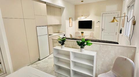 Foto 3 de Estudio de alquiler en Calle Gran Vía de Colón, Centro - Sagrario,  Granada Capital