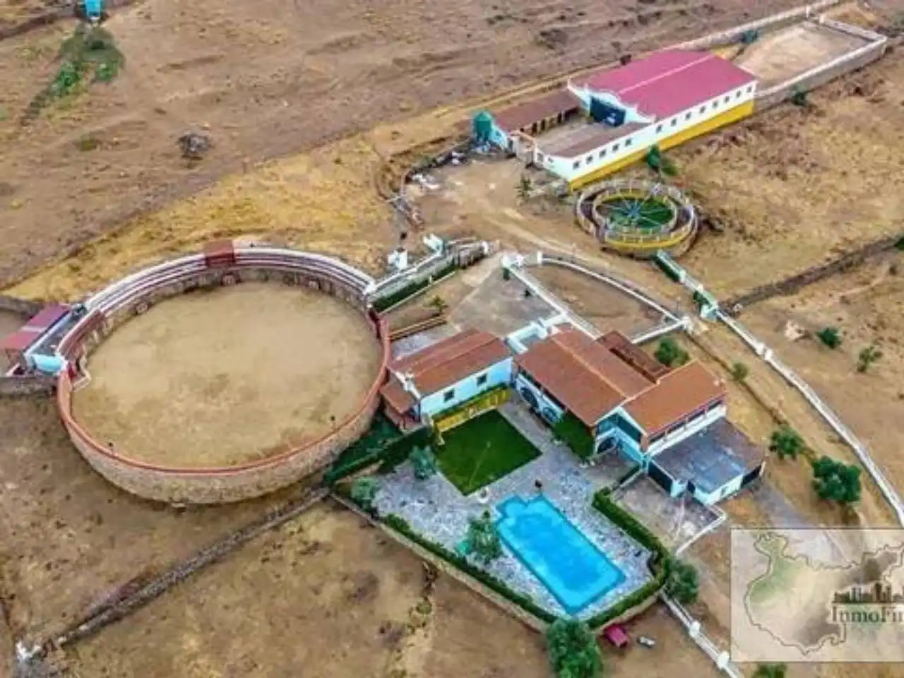 Piscina de Finca rústica en venta en Higuera de Vargas con Aire acondicionado, Jardín privado y Terraza