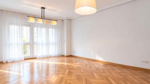 Foto 3 de Piso en venta en Calle Burguete, Las Tablas,  Madrid Capital