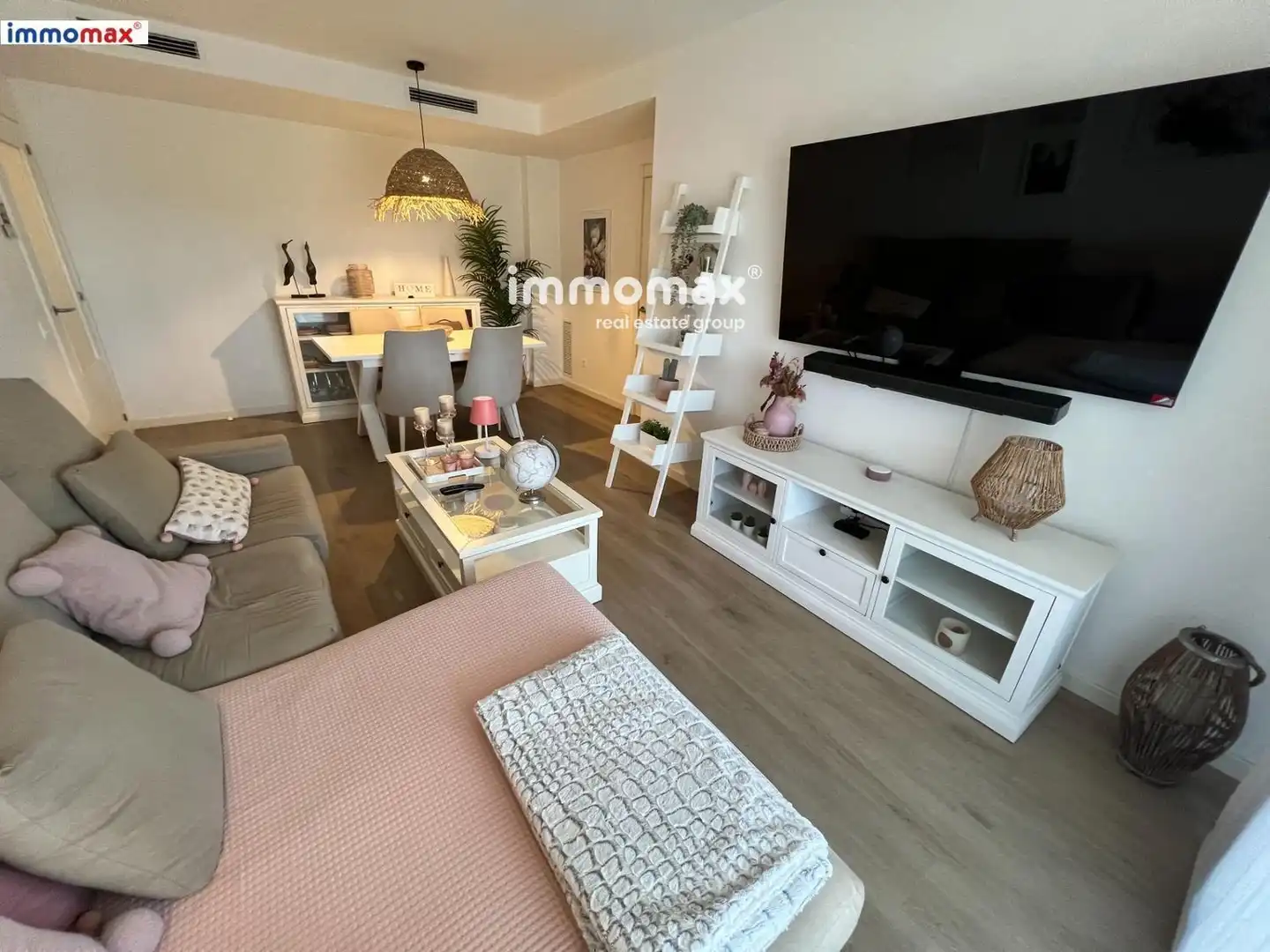 Sala de estar de Piso en venta en Sant Boi de Llobregat con Aire acondicionado, Terraza y Trastero