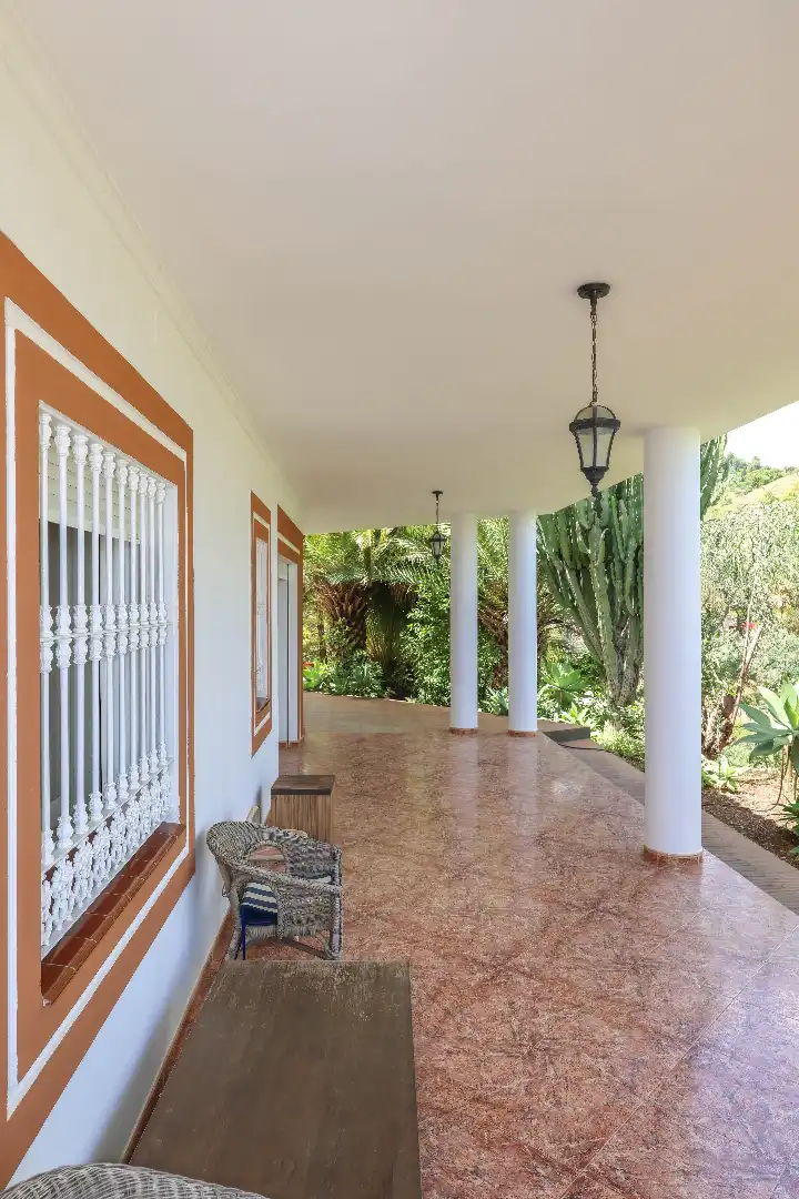 Houses for sale in Monda  with Air Conditioner, Private garden and Storage room