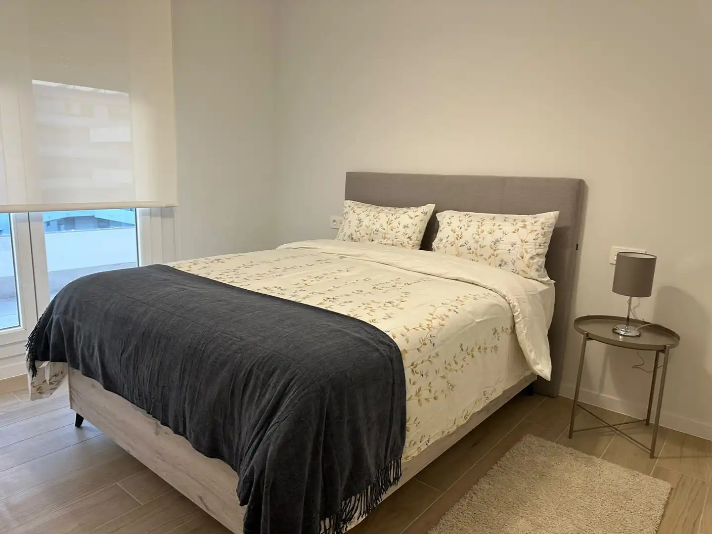 Schlafzimmer von Wohnungen zur Miete in Marbella mit Klimaanlage, Terrasse und Schwimmbad
