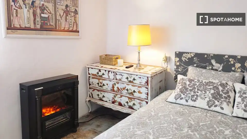 Bedroom of Flat for rent in Bolbaite  with Air Conditioner, Heating and Furnished