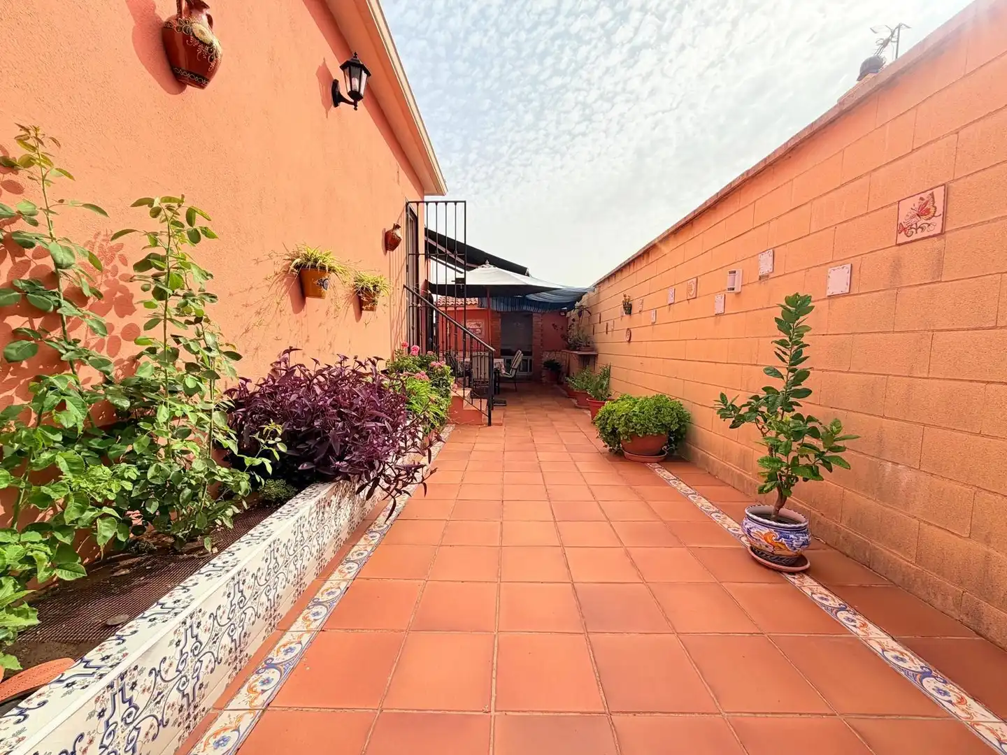 Terrassa de Casa o xalet en venda en Algeciras amb Piscina