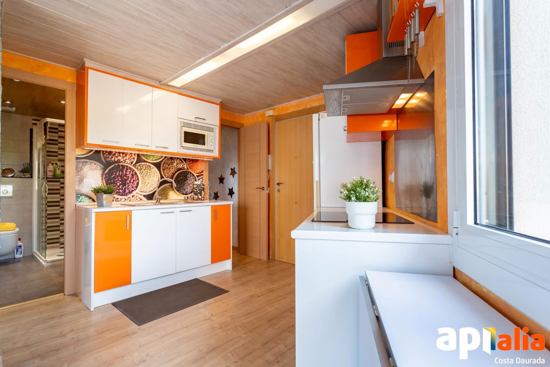 Cuina de Pis en venda en Salou amb Calefacció, Terrassa i Moblat