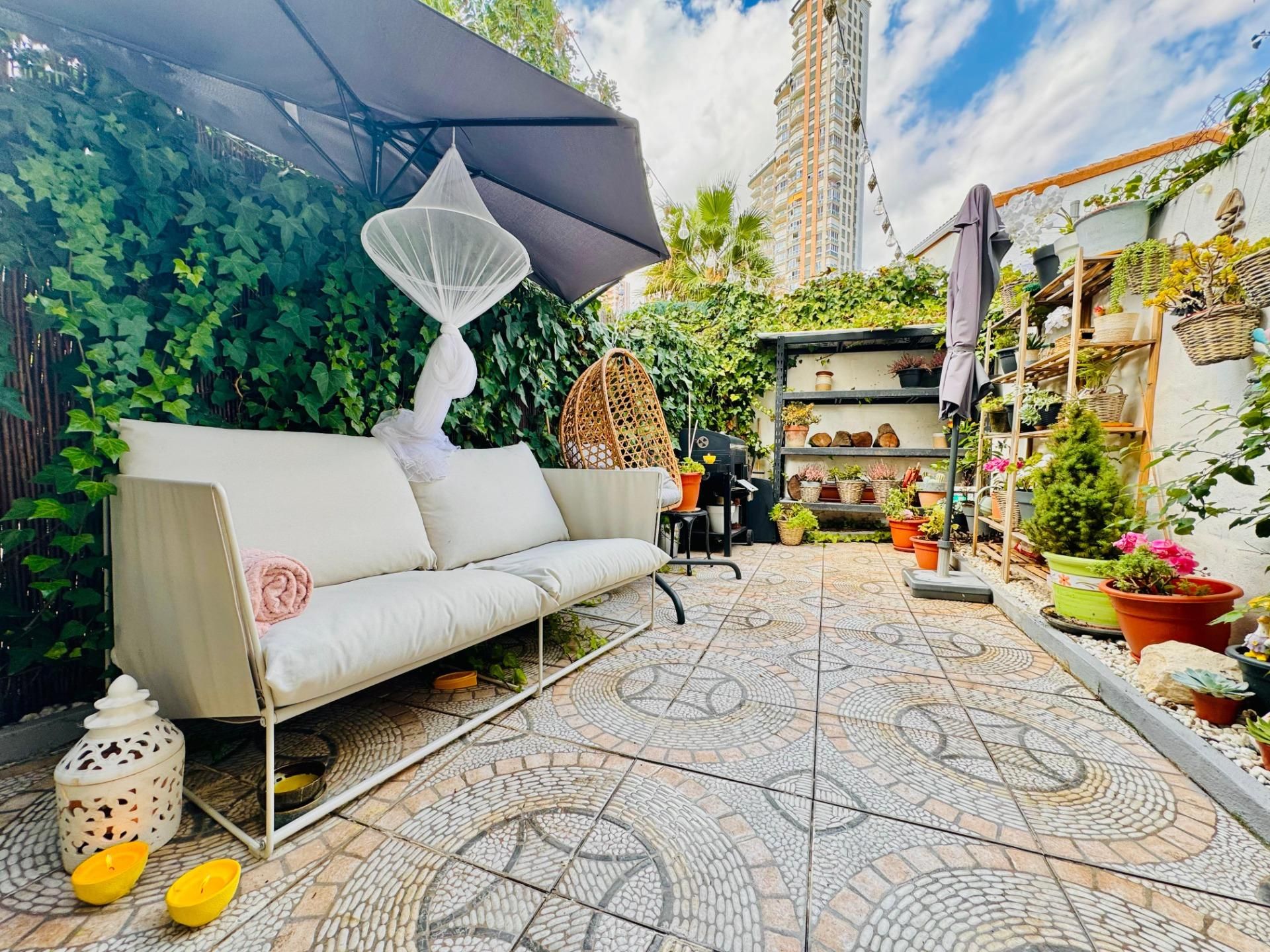 Terrace of House or chalet for sale in Benidorm  with Air Conditioner, Private garden and Terrace