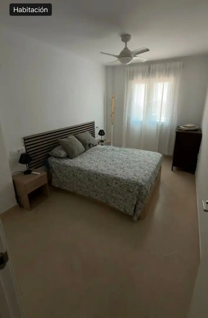 Habitación de Piso de alquiler en Benalmádena con Aire acondicionado, Trastero y Amueblado