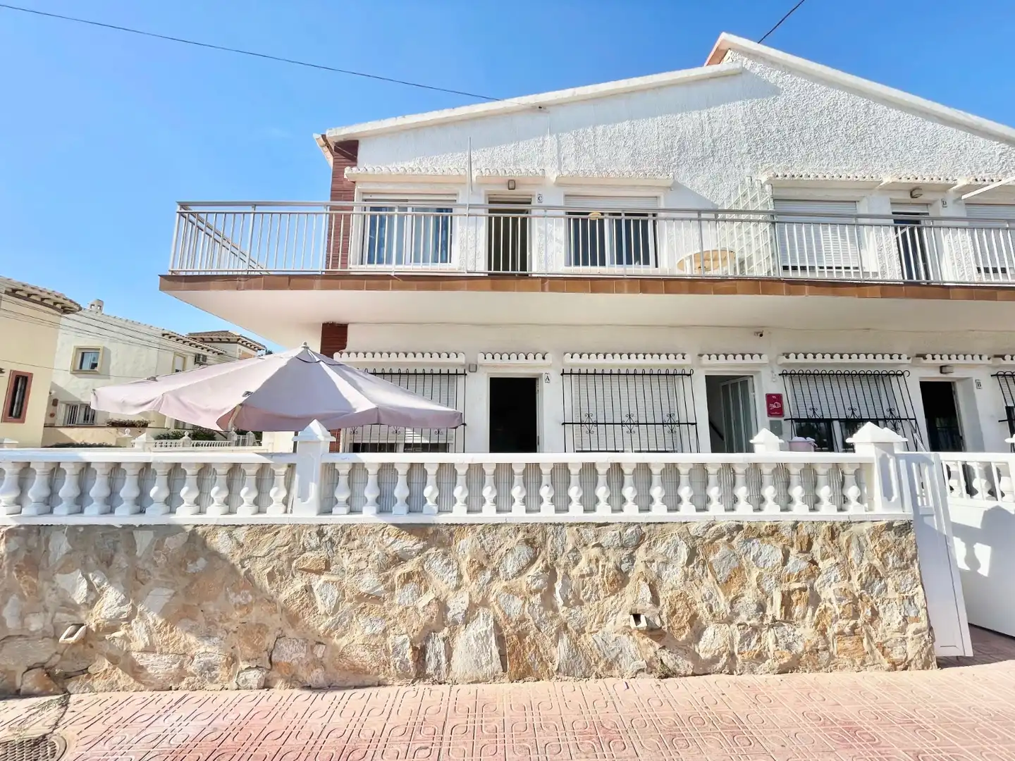 Vista exterior de Apartamento de alquiler en Torrevieja con Aire acondicionado, Calefacción y Terraza