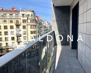 Terrassa de Pis en venda en Donostia - San Sebastián  amb Calefacció, Terrassa i Balcó